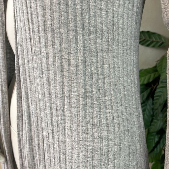 WHBM HEATHER GRAY RIBBED MOCK NECK TOP & DUSTER - Picture 9 of 16